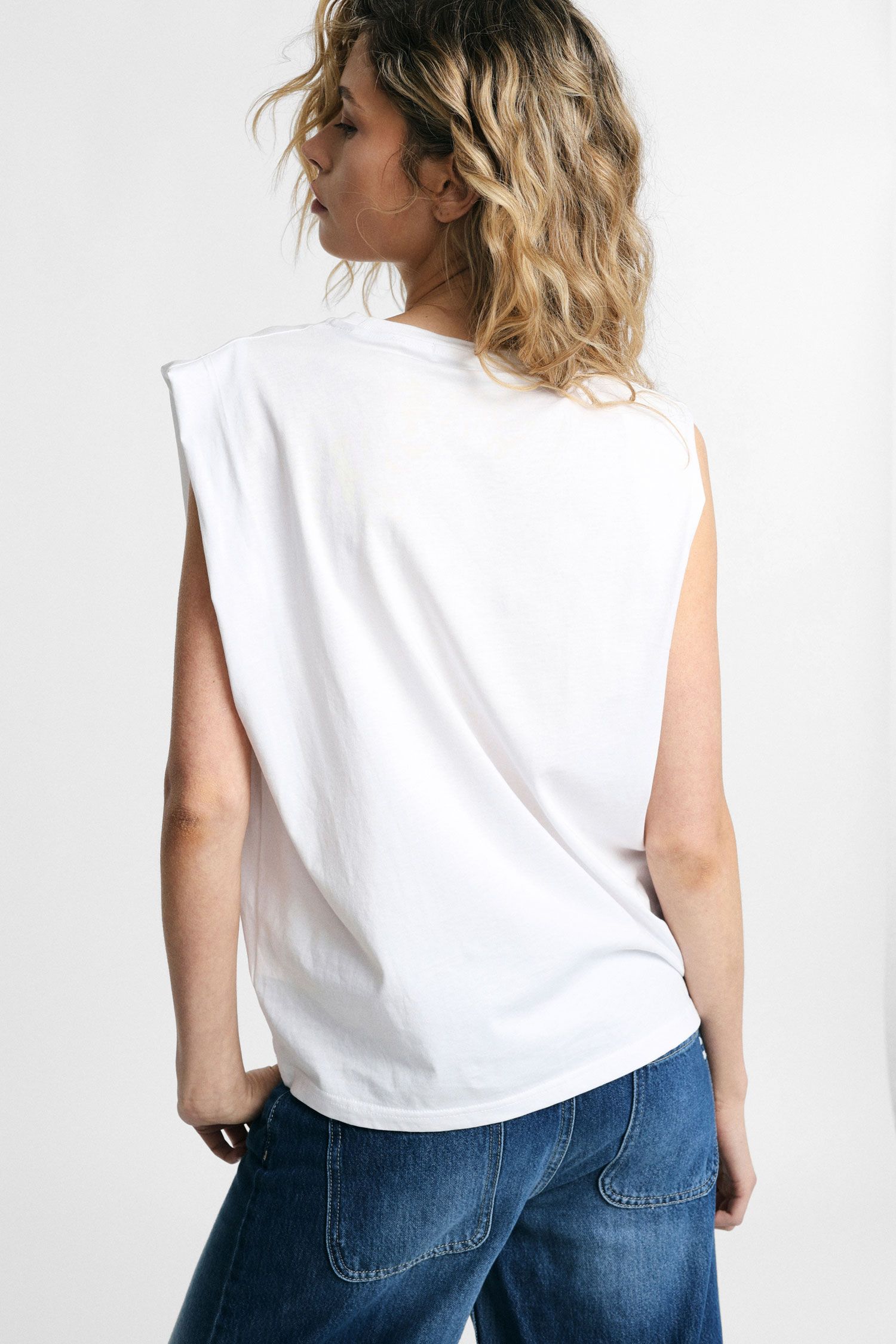 Sleeveless top
