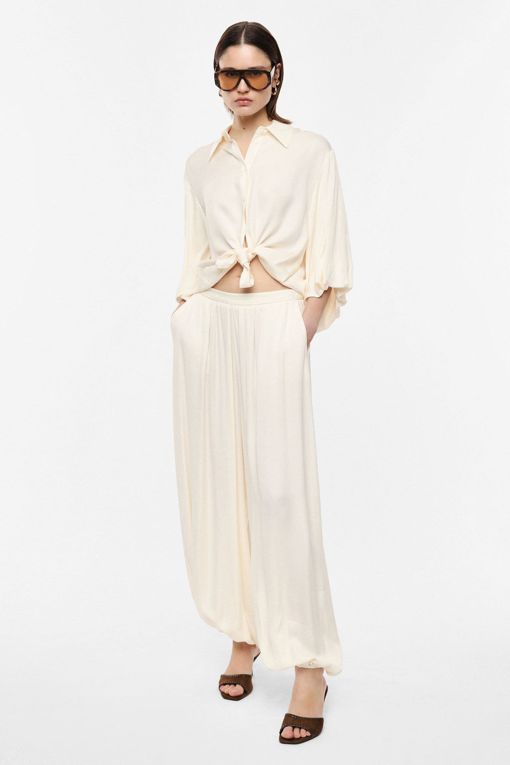 Wide-leg trousers
