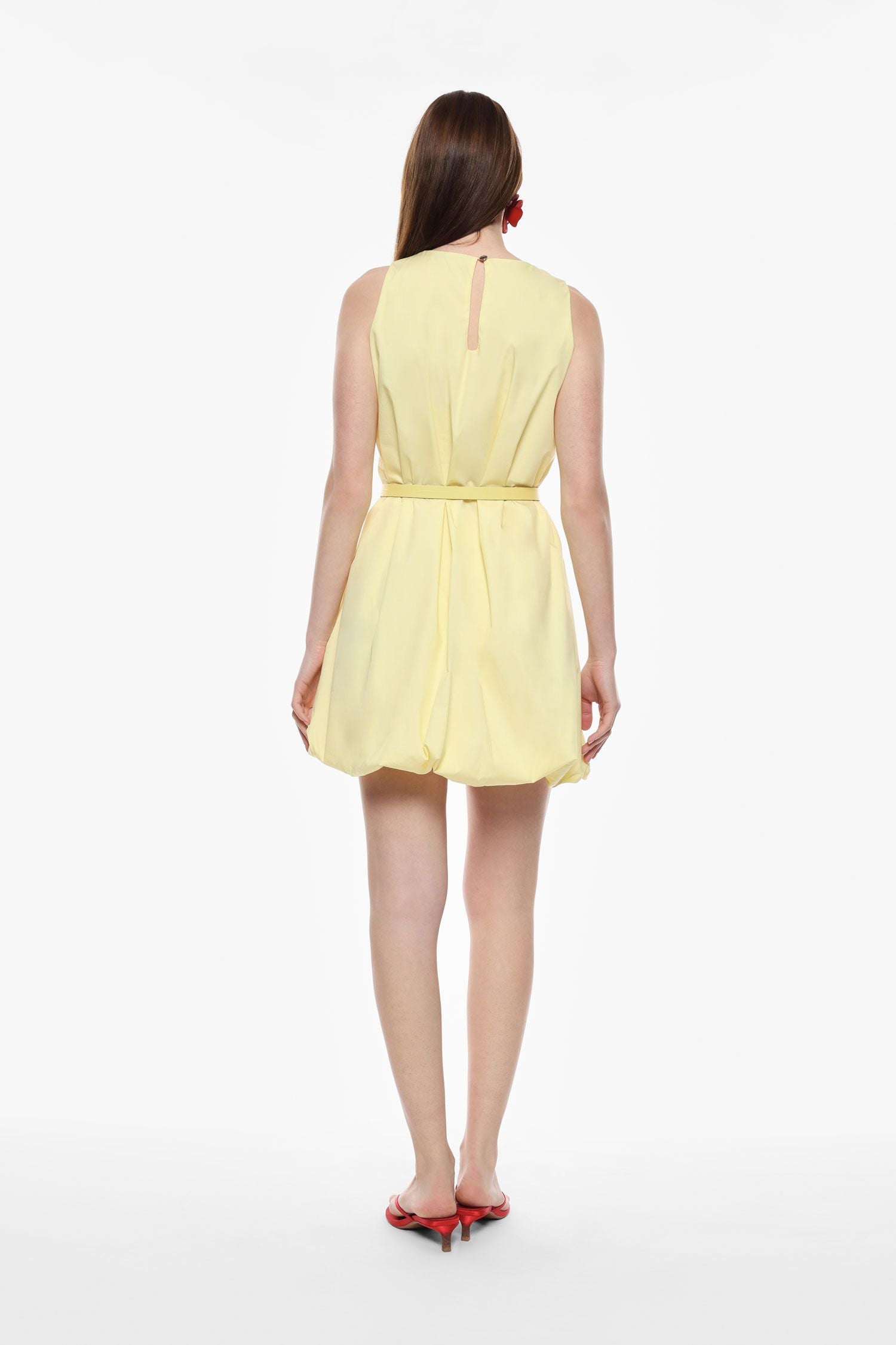 Short dress with belt