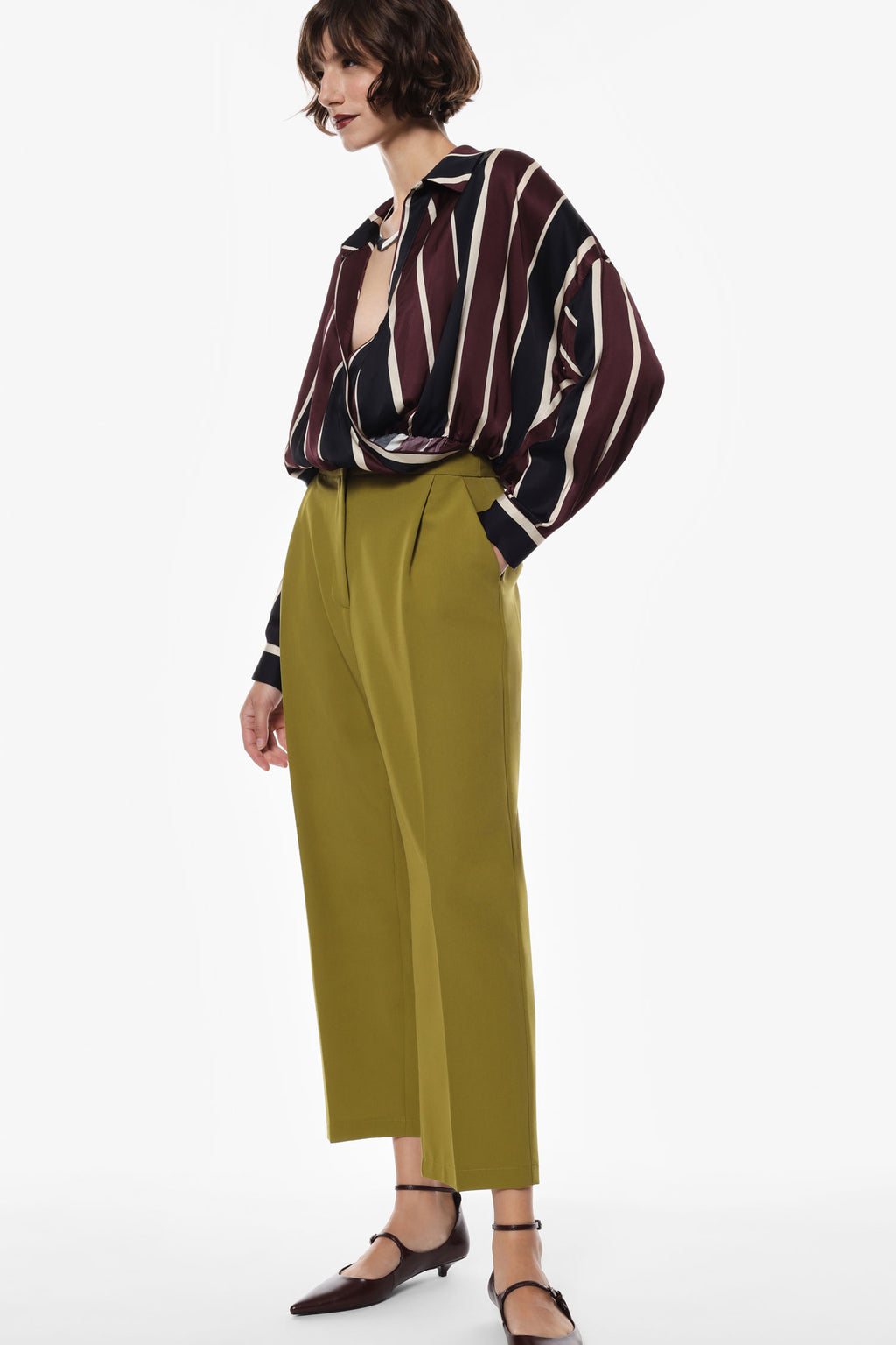 High-rise cropped trousers
