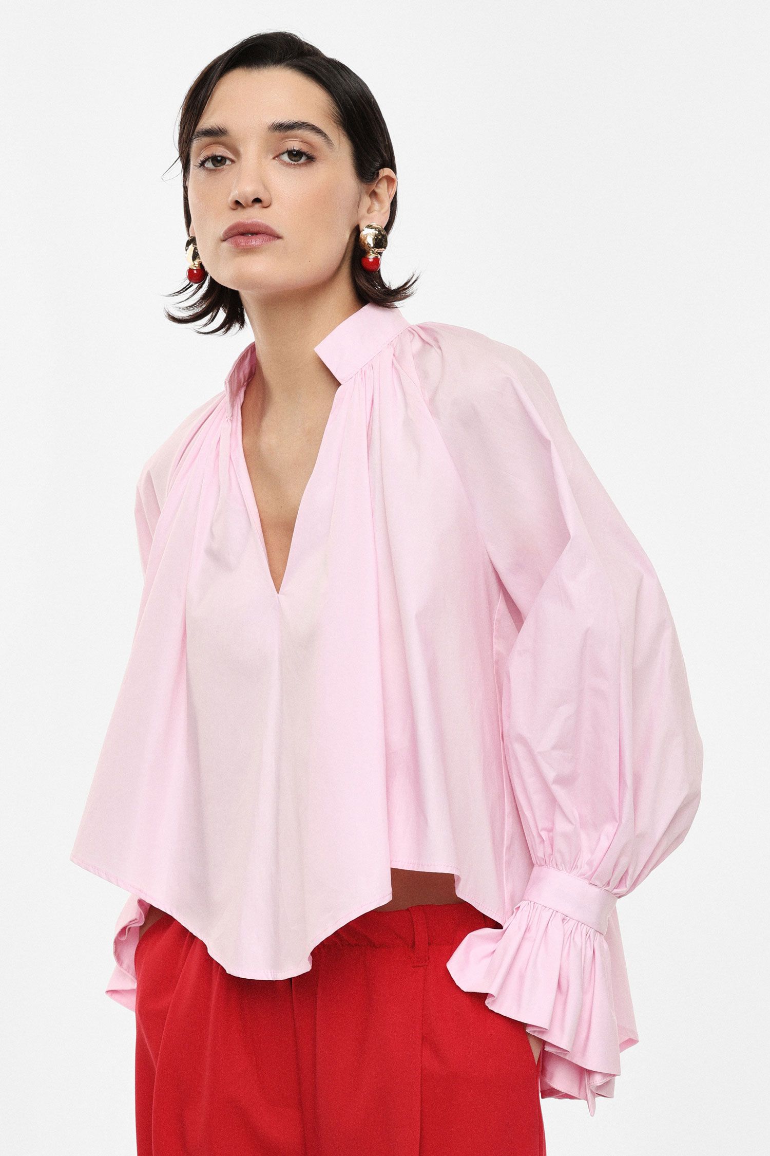 Shirt with flared sleeves