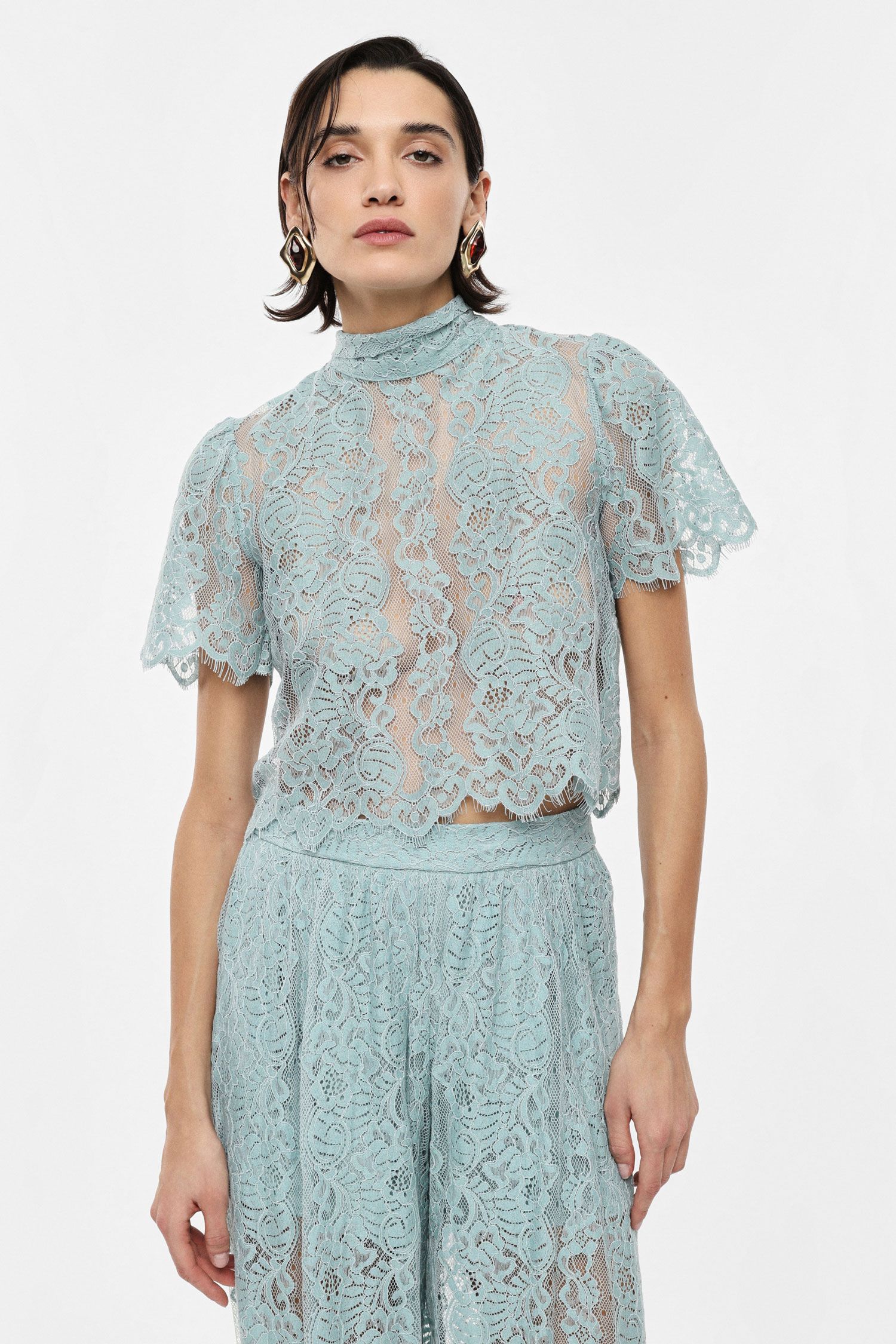Lace crop top