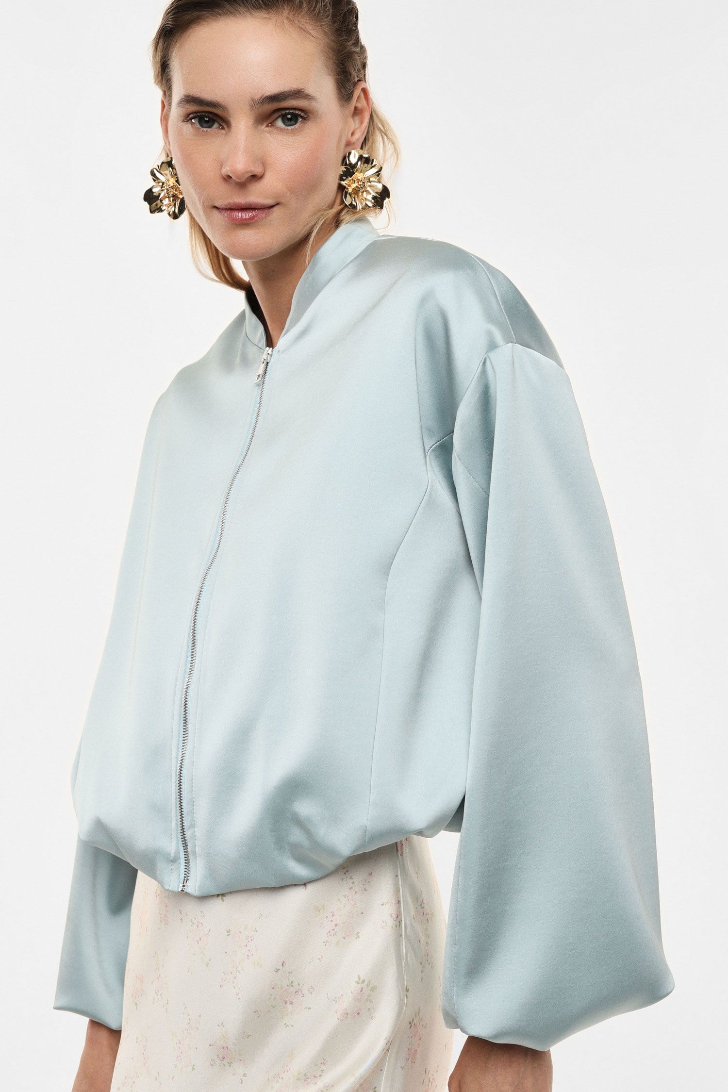 Cropped bomber
