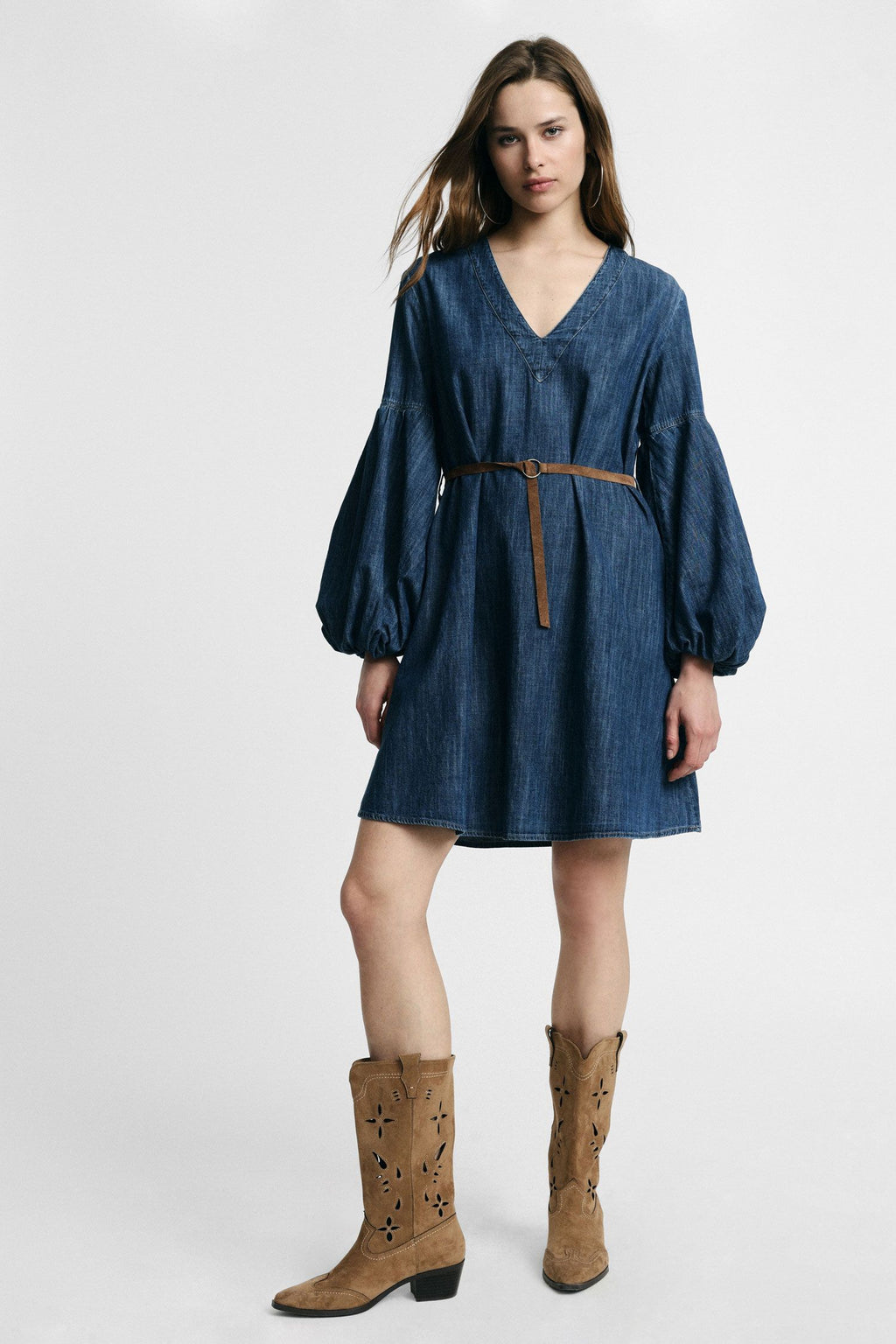 Dress with balloon sleeves