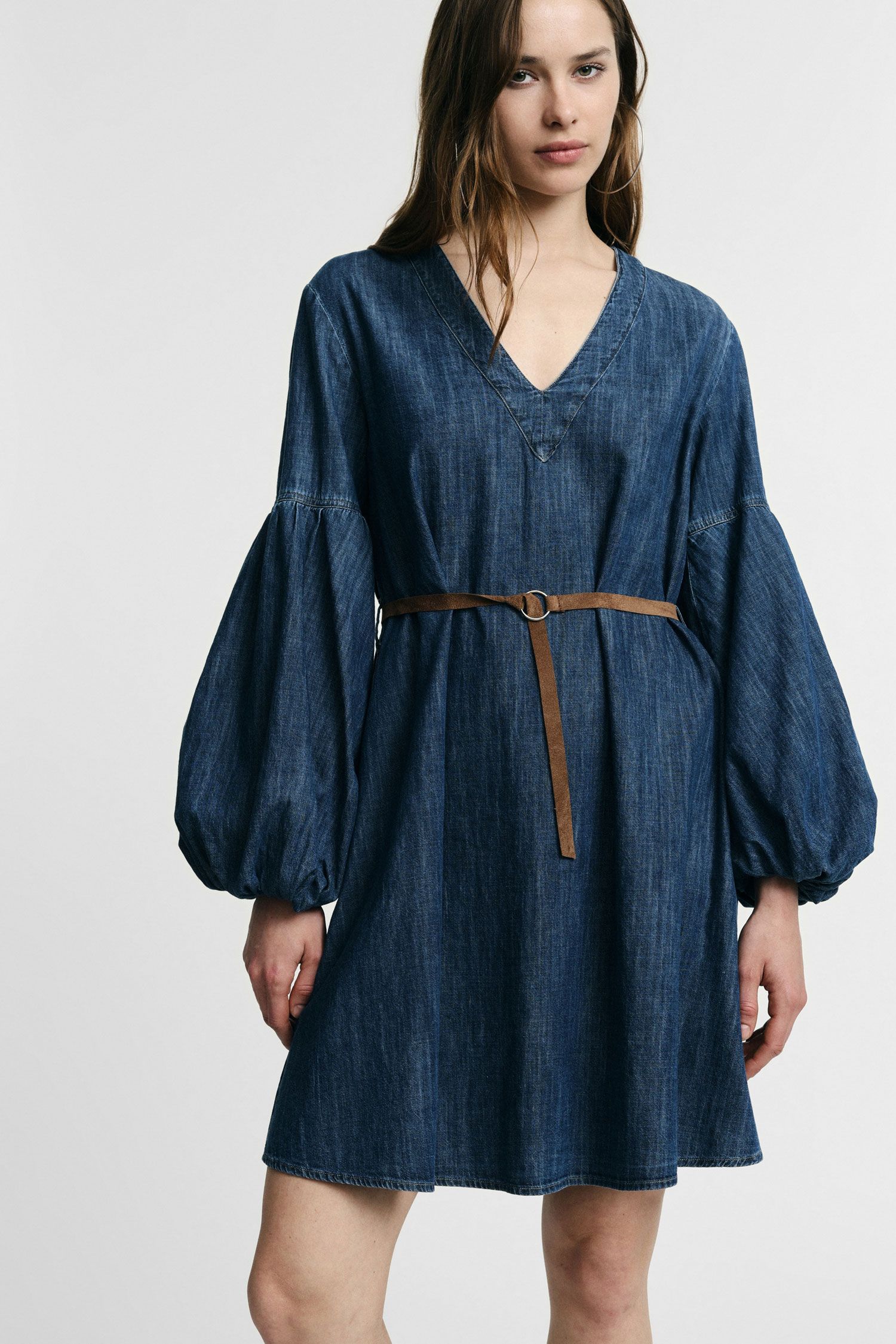 Dress with balloon sleeves