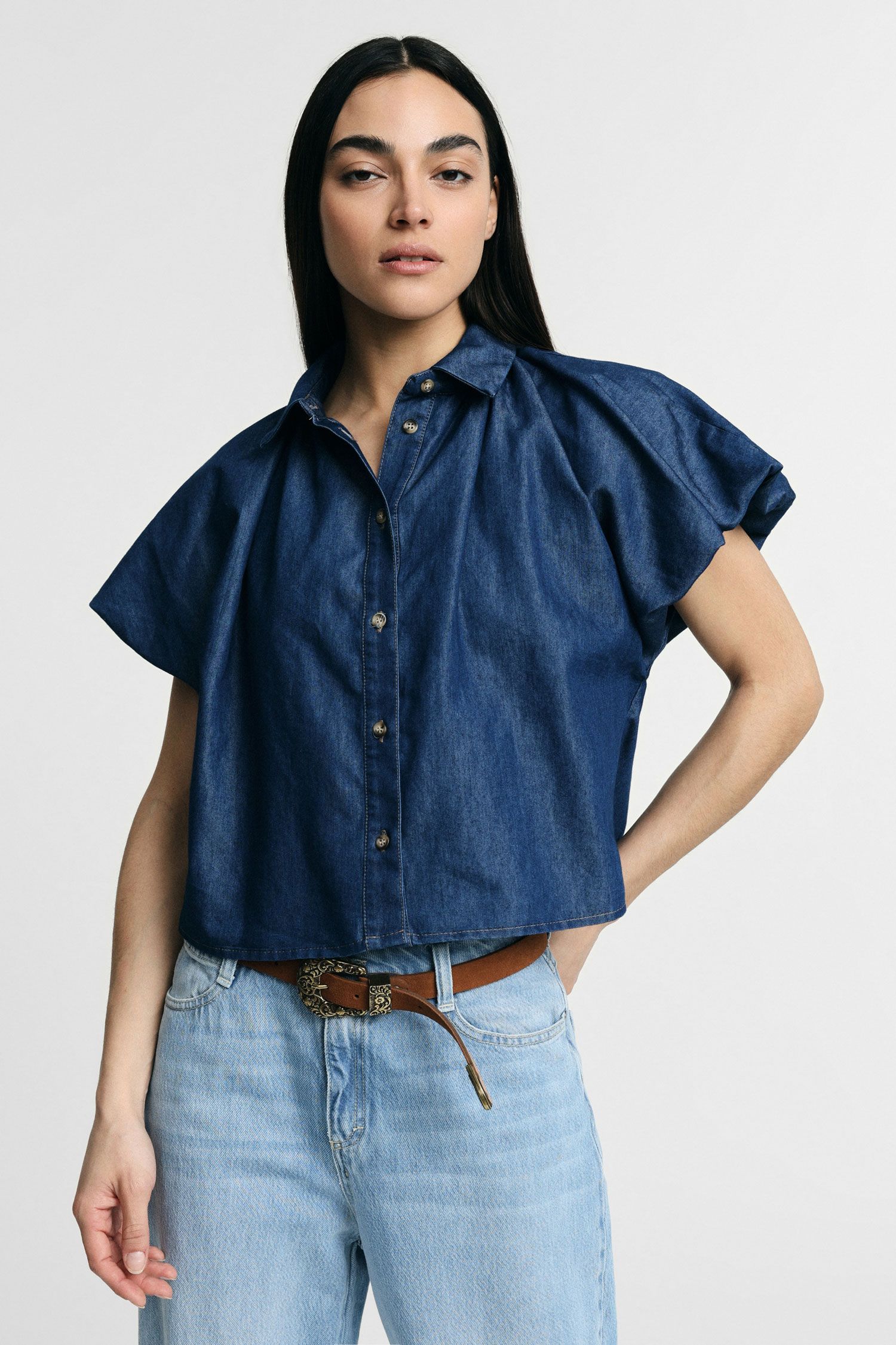 Cropped shirt