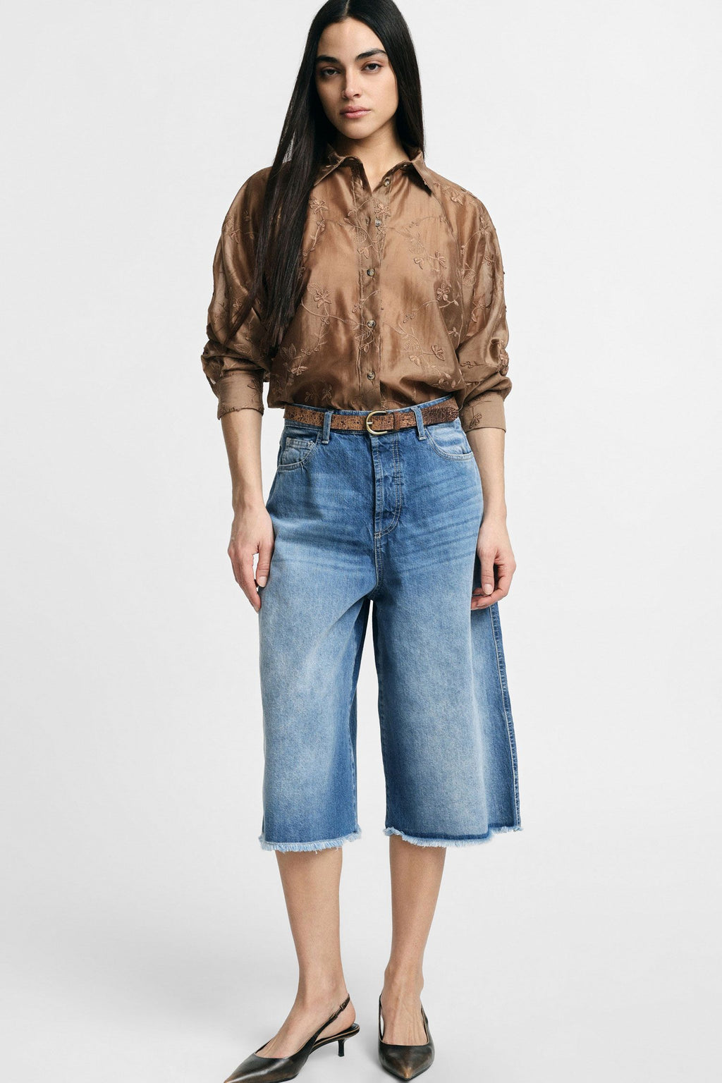 Raw hem bermuda