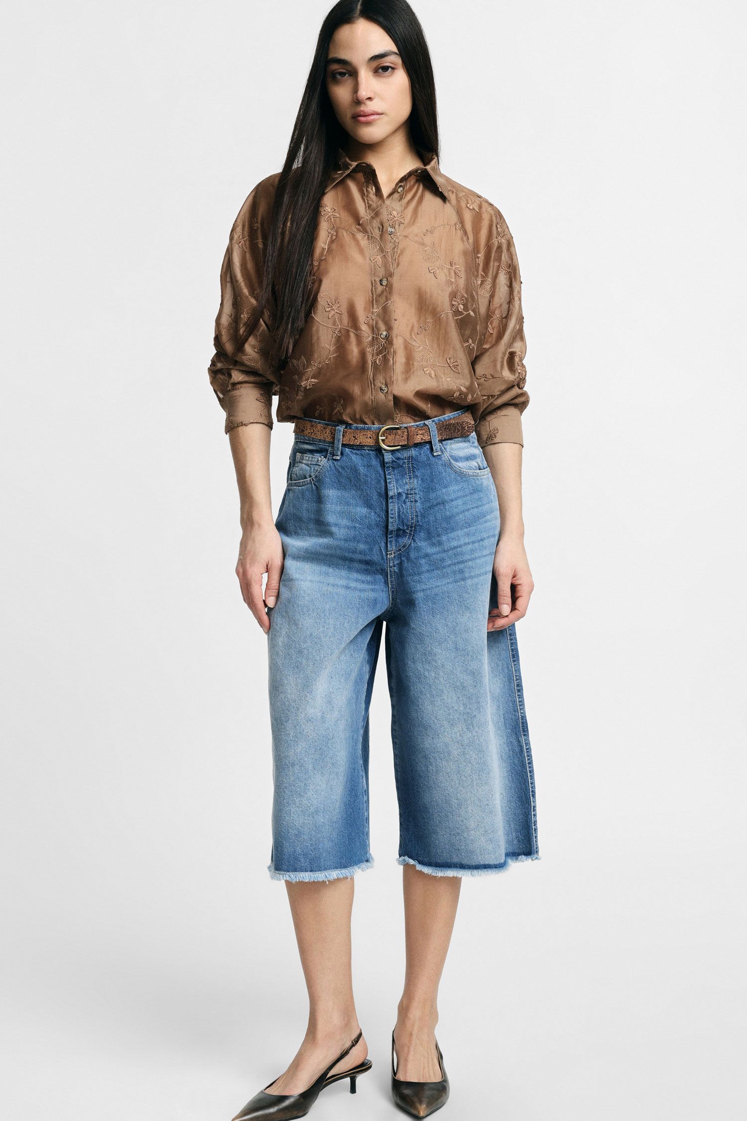 Raw hem bermuda