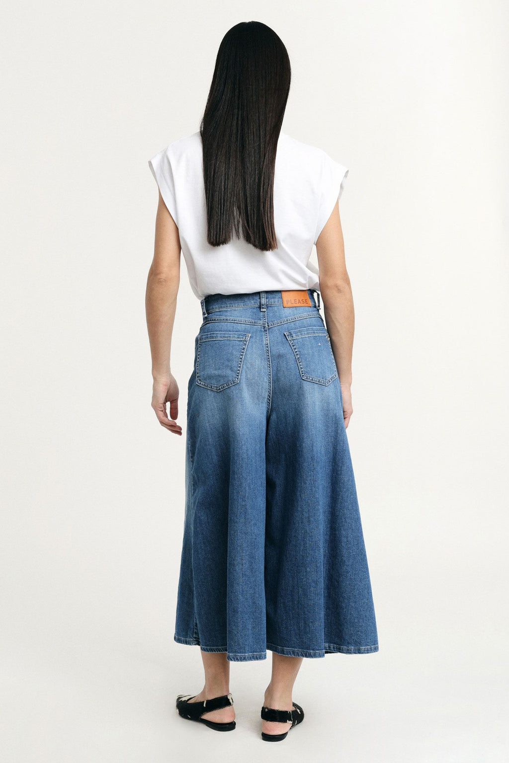 Wide-leg jeans