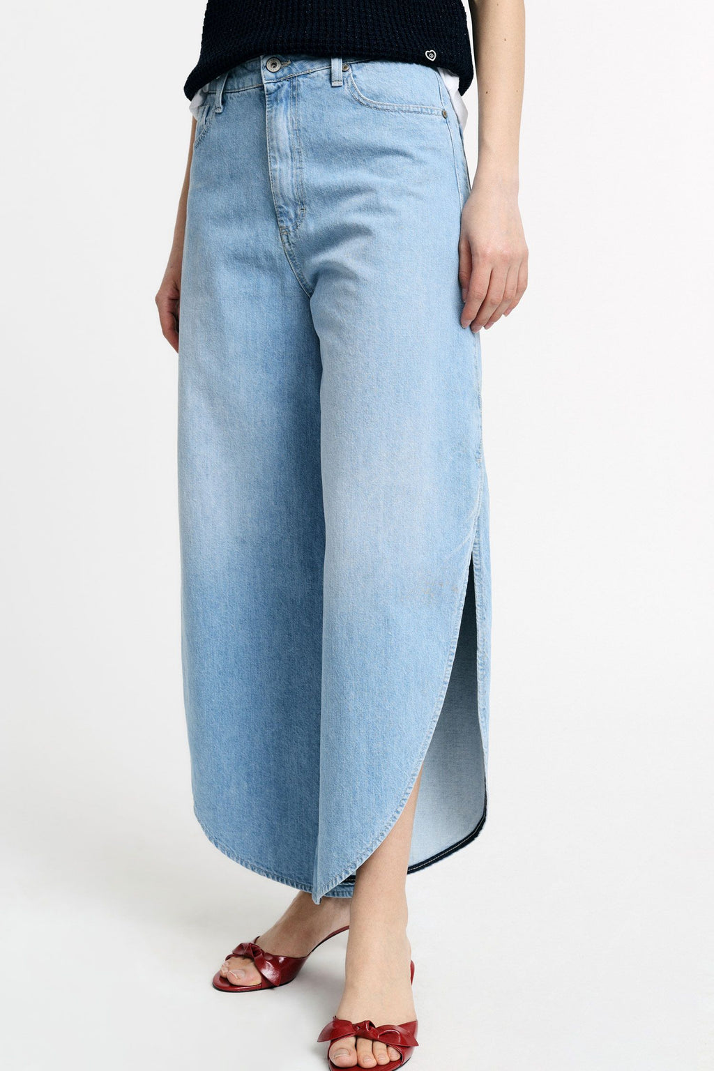 Jeans with side slits
