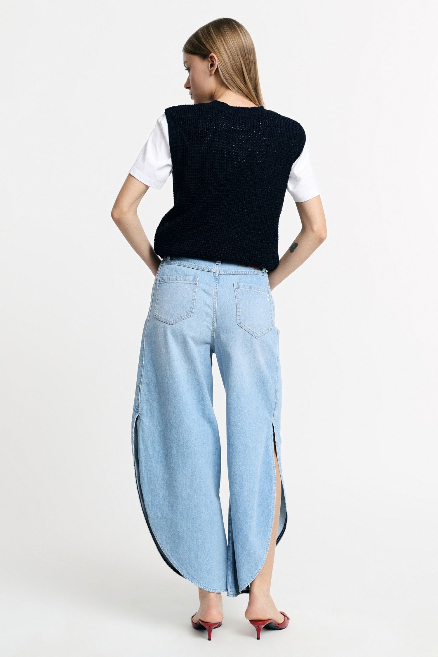 Jeans with side slits