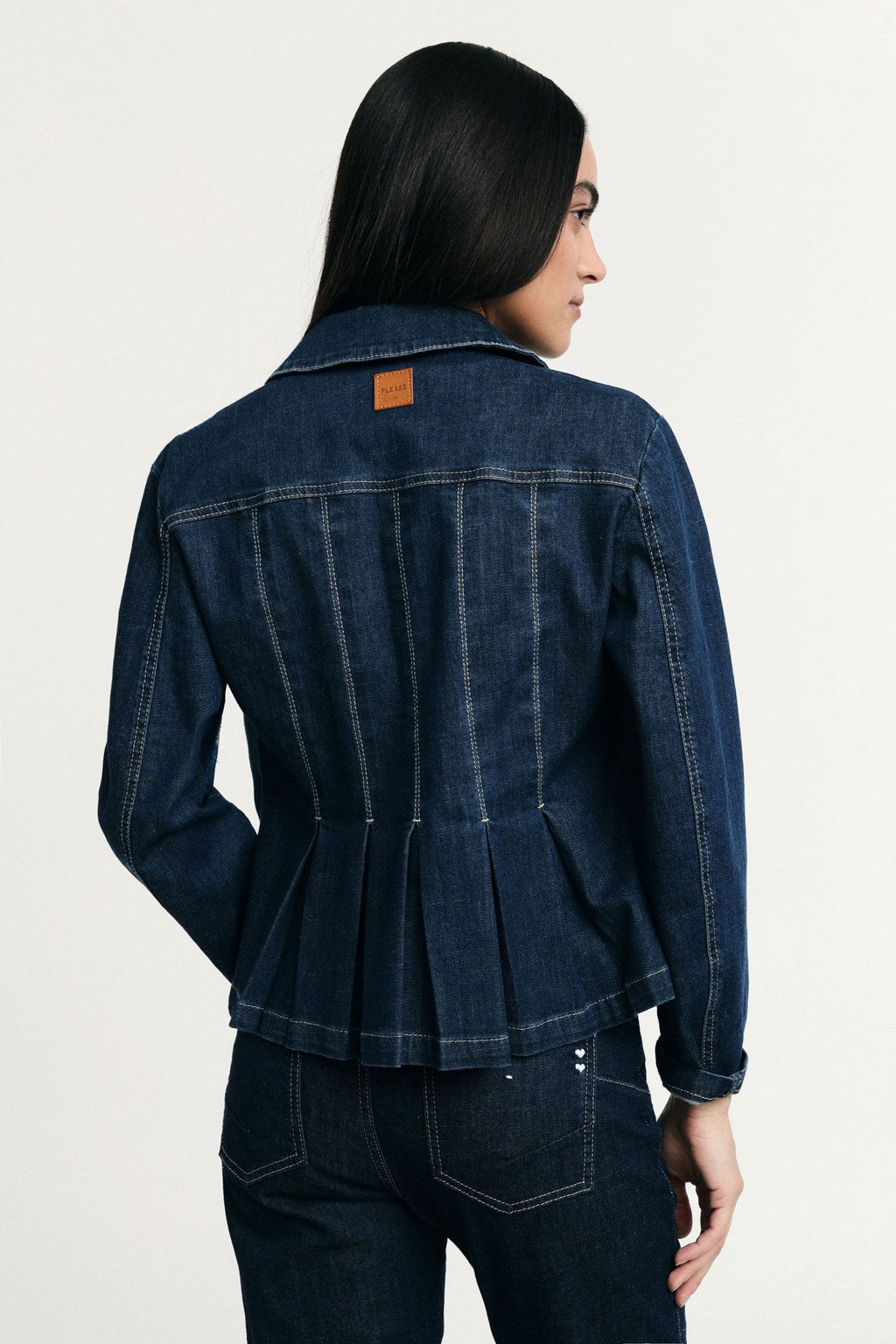 Denim jacket with pleats