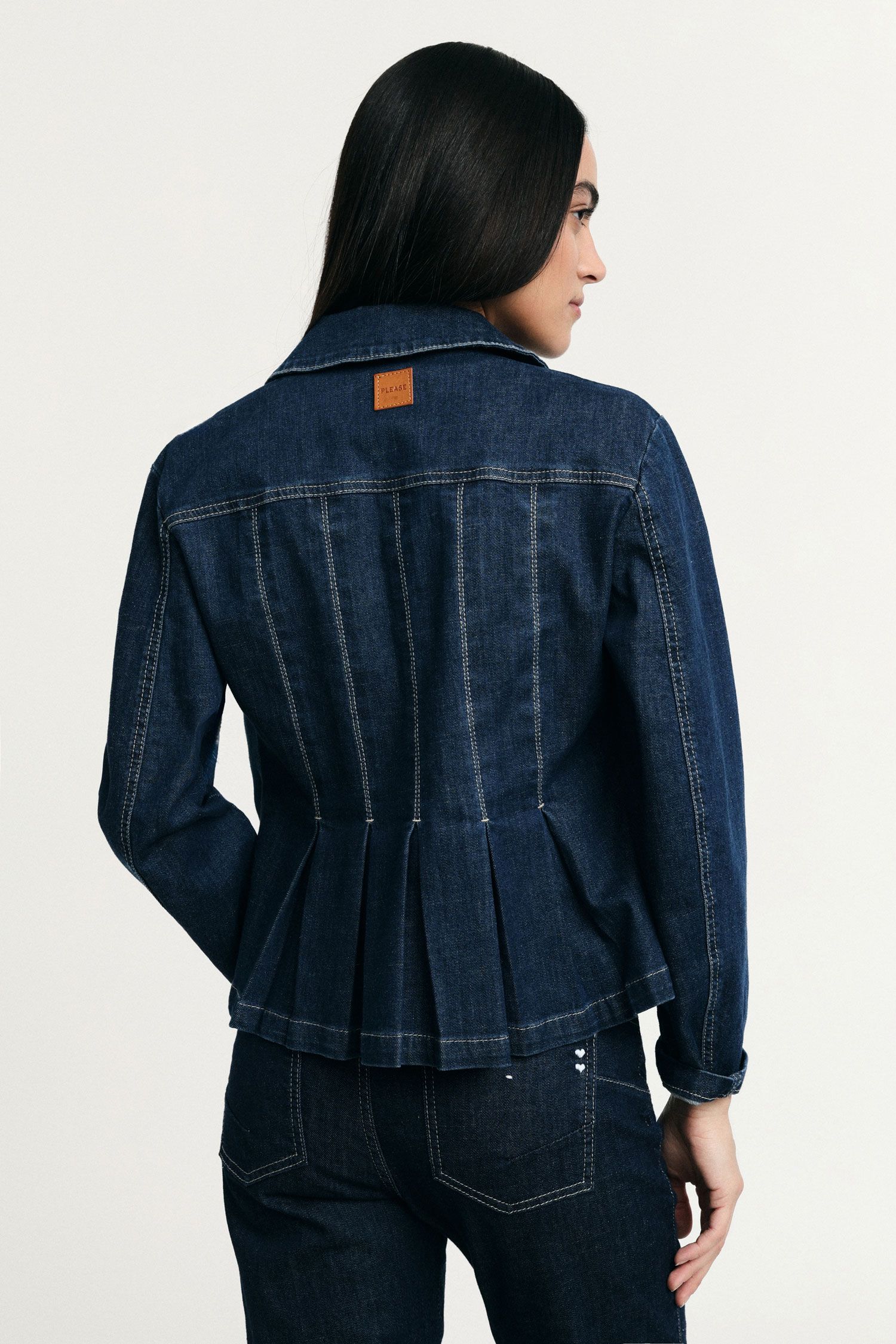 Denim jacket with pleats