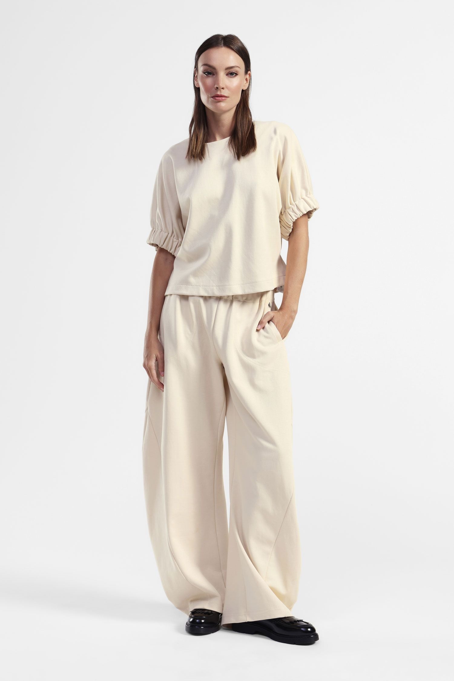Wide-leg trousers