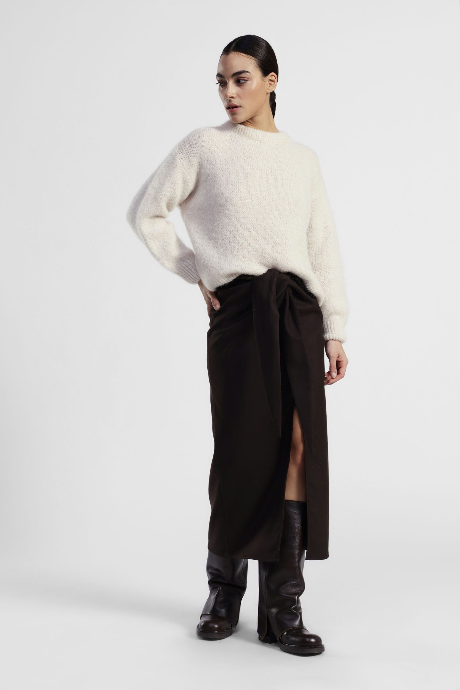 Skirt with front knot