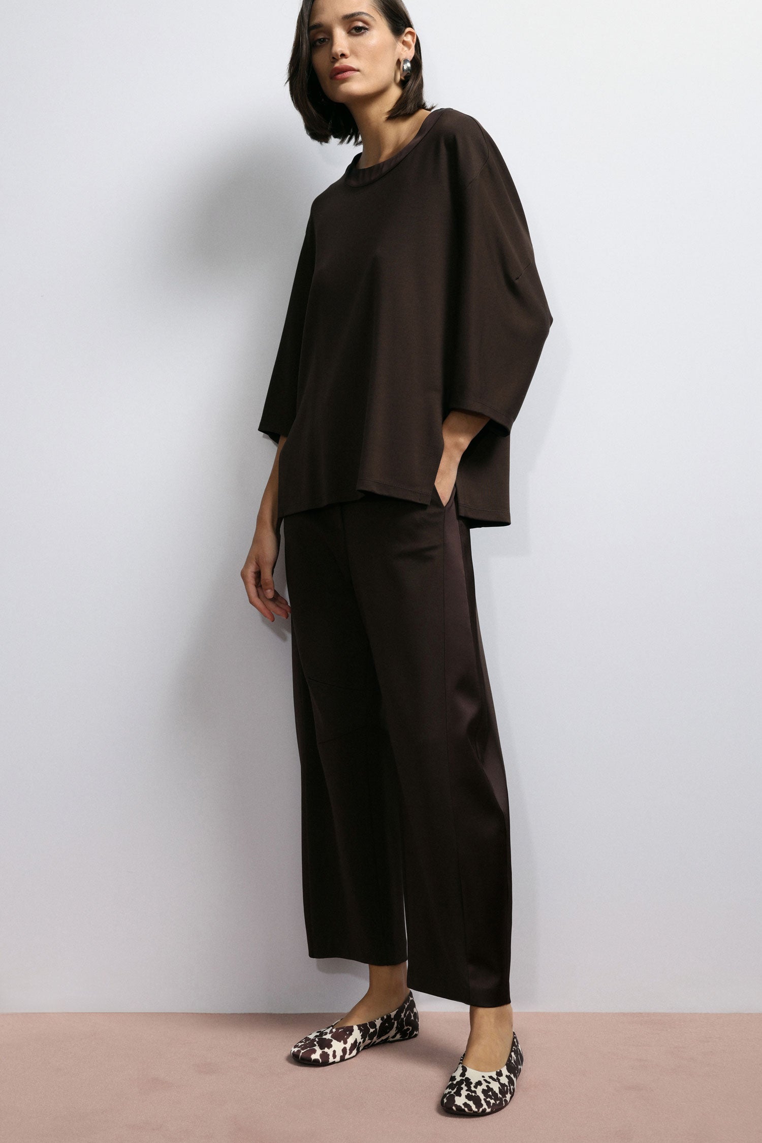 Wide-leg trousers