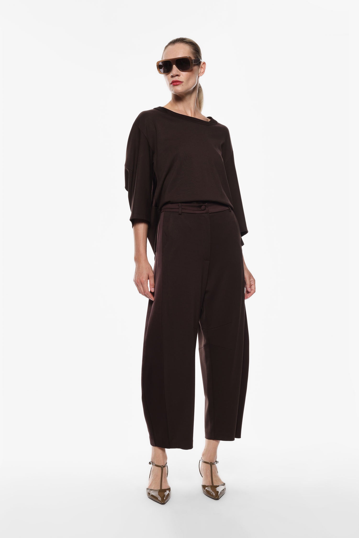 Wide-leg trousers