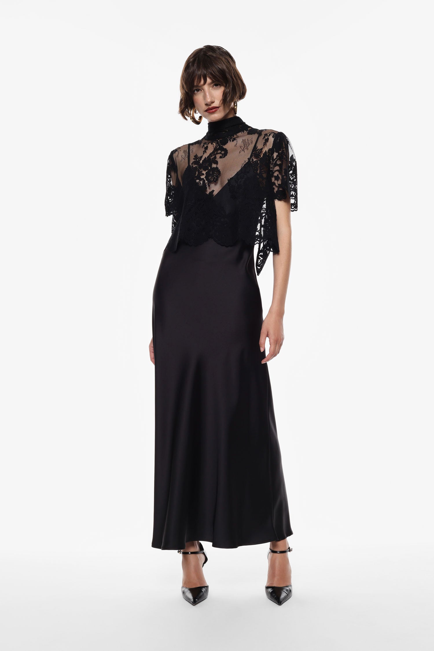 Long dress with short lace sleeves