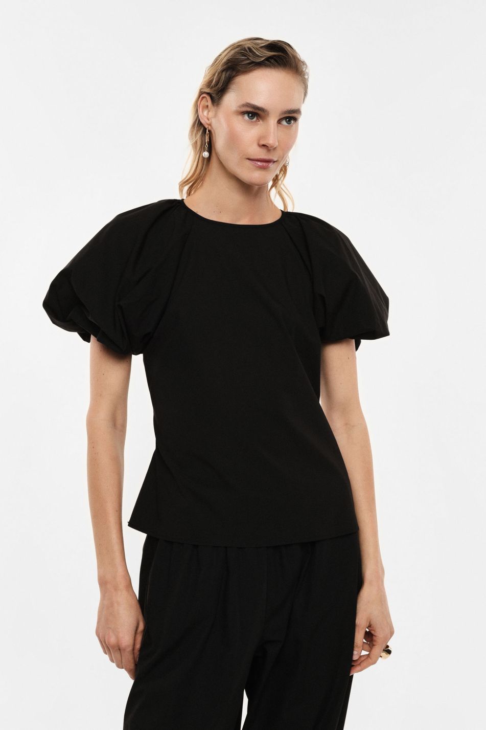 Blouse with puff sleeves