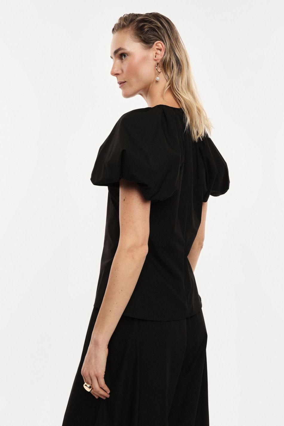 Blouse with puff sleeves