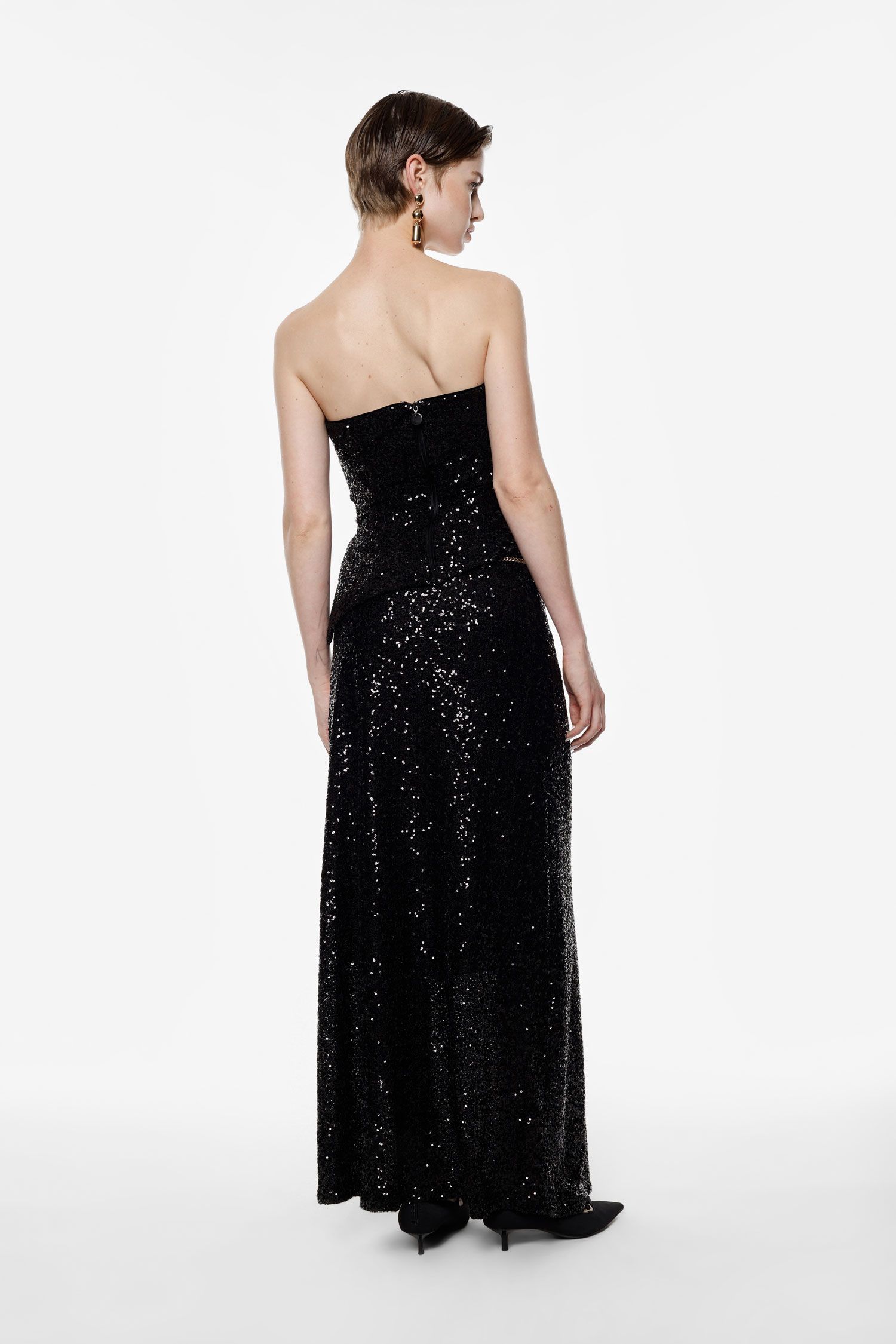 Long skirt with sequins