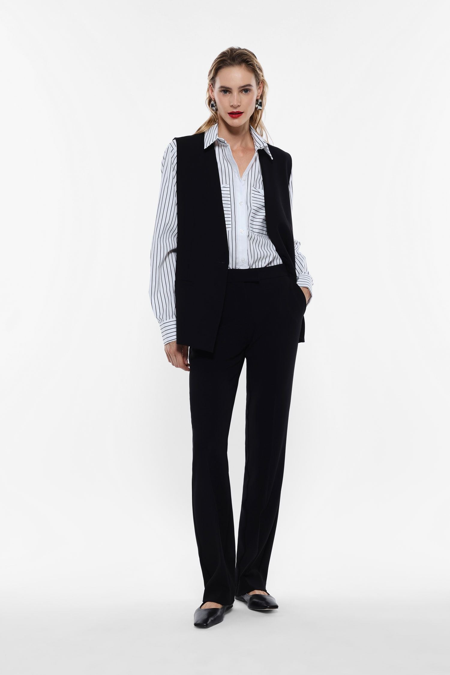 Tailored trousers with classic cut
