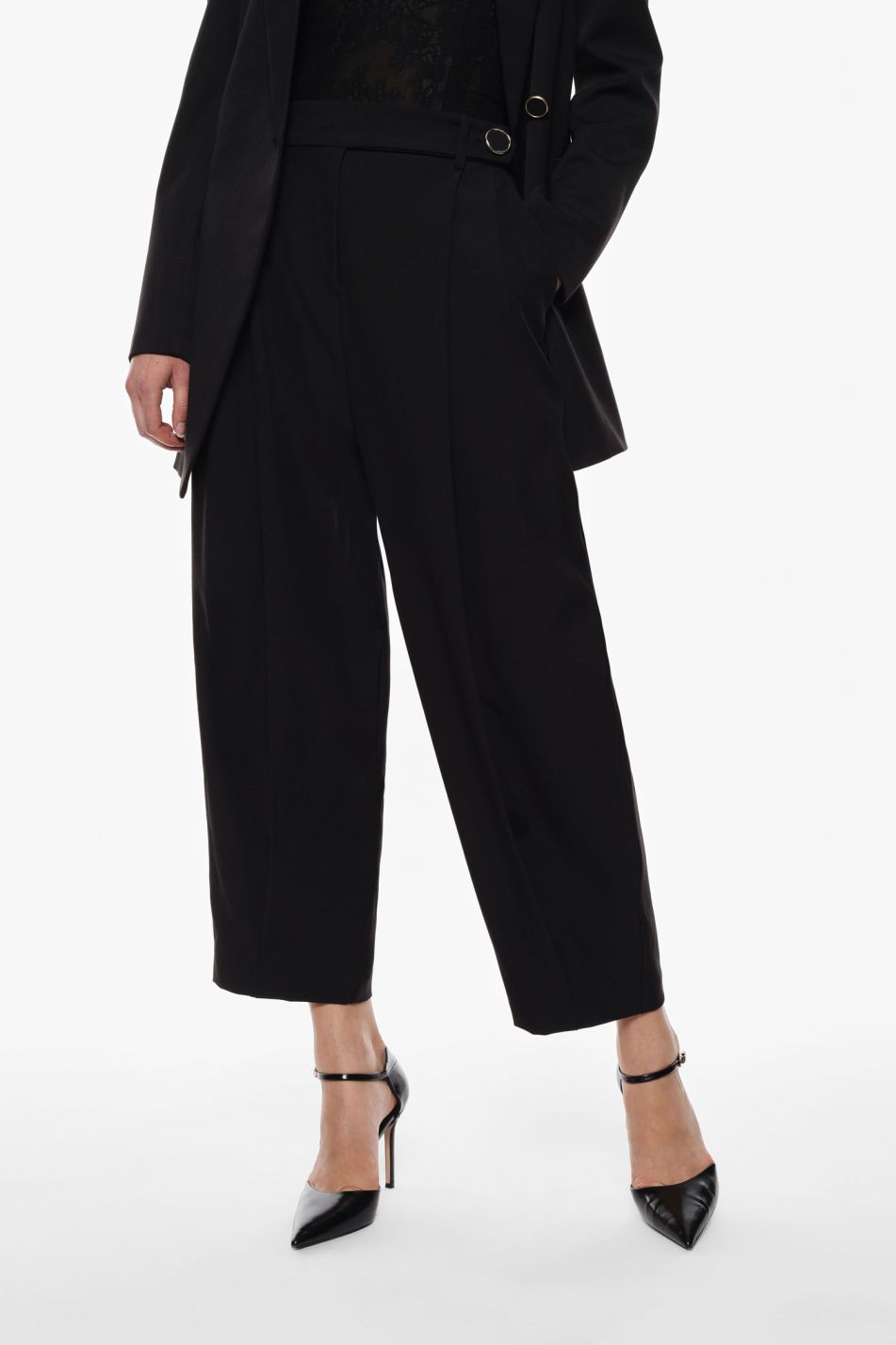 Trousers with pleats