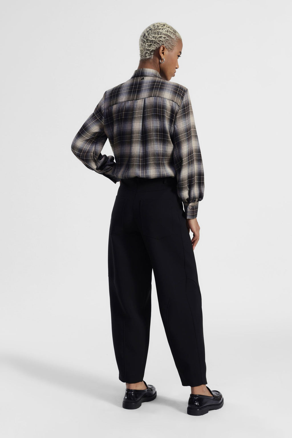 High waist trousers with pockets