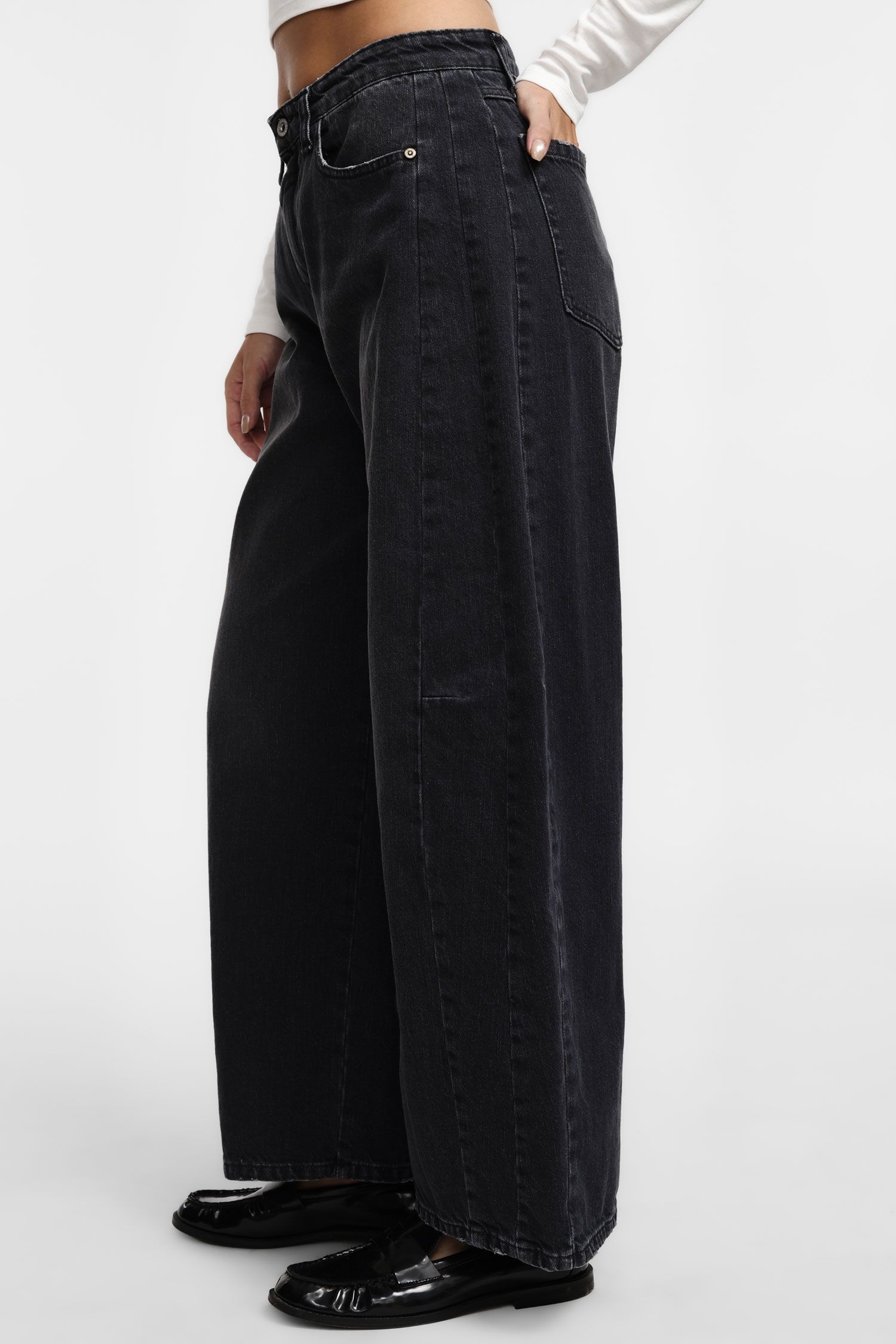 High-waisted wide-leg jeans