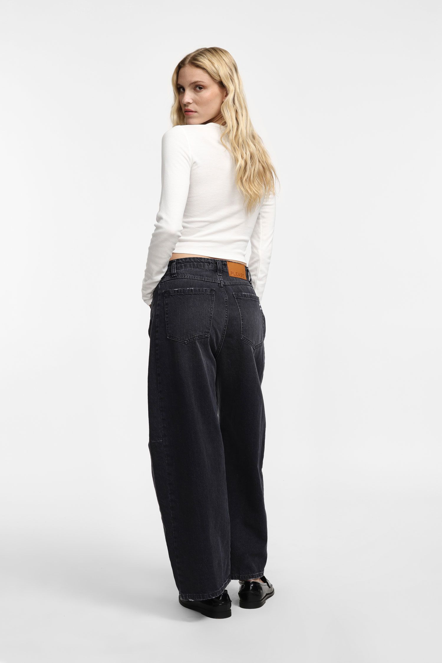 High-waisted wide-leg jeans