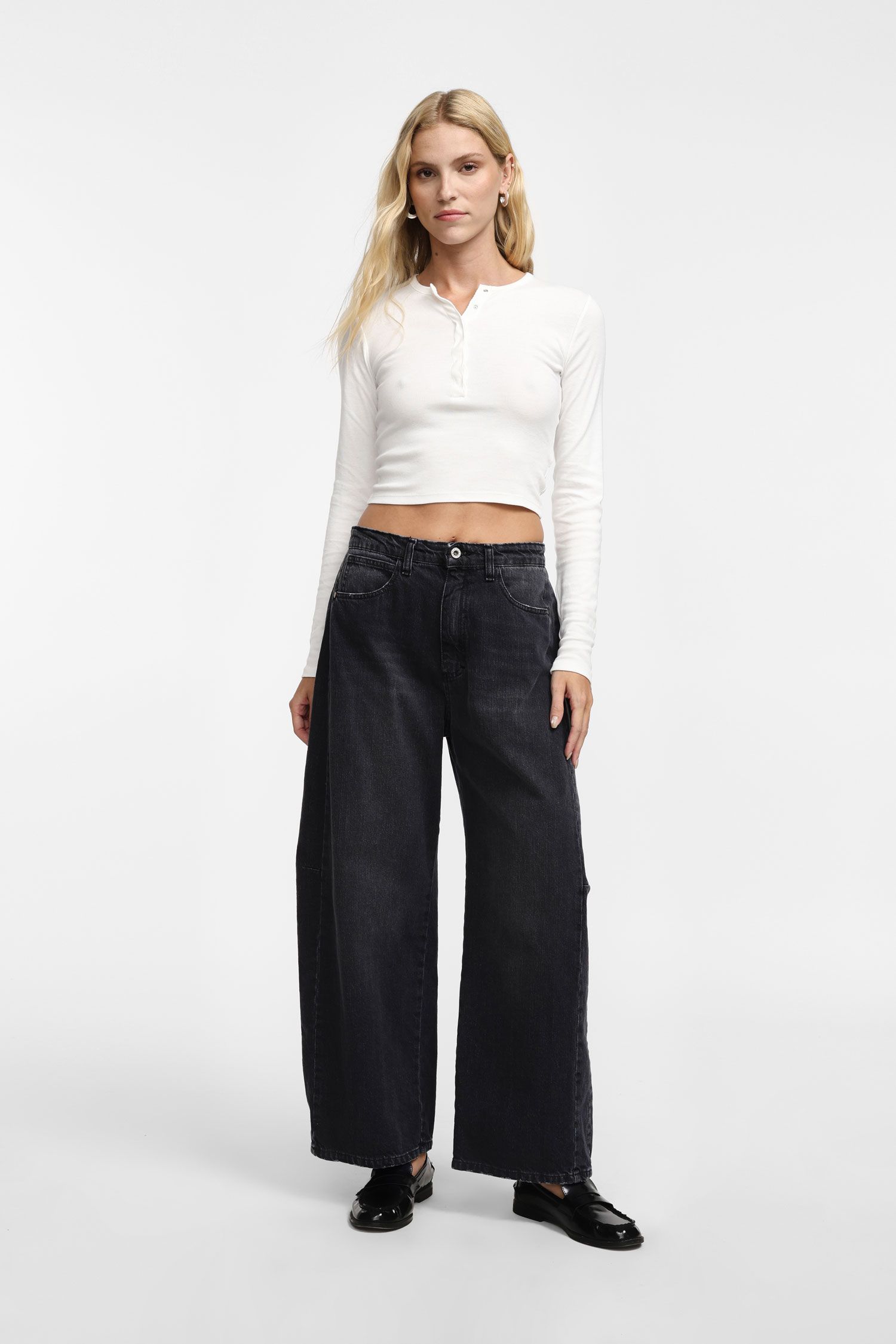 High-waisted wide-leg jeans