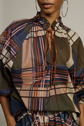 Loose-fitting blouse