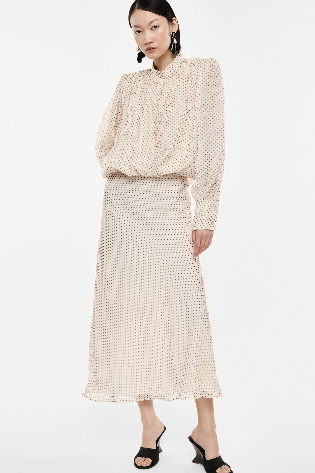 Long skirt with polka dots