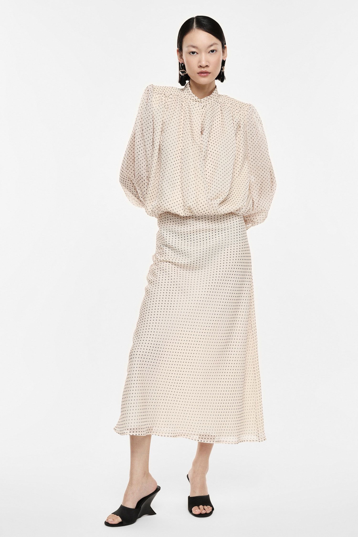 Long skirt with polka dots