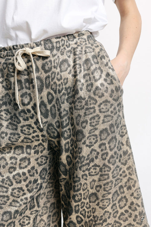 Bermuda with animal print