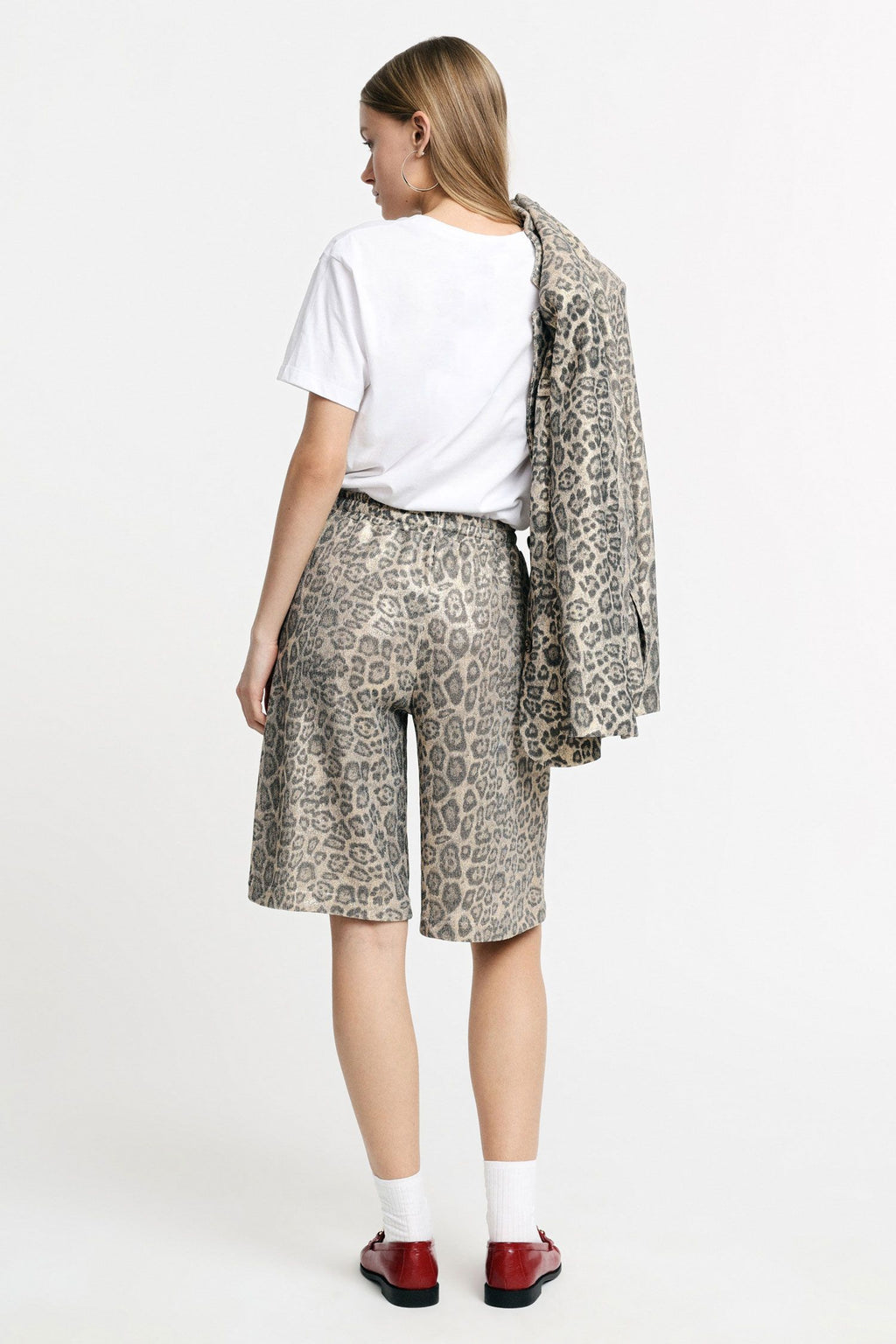 Bermuda with animal print