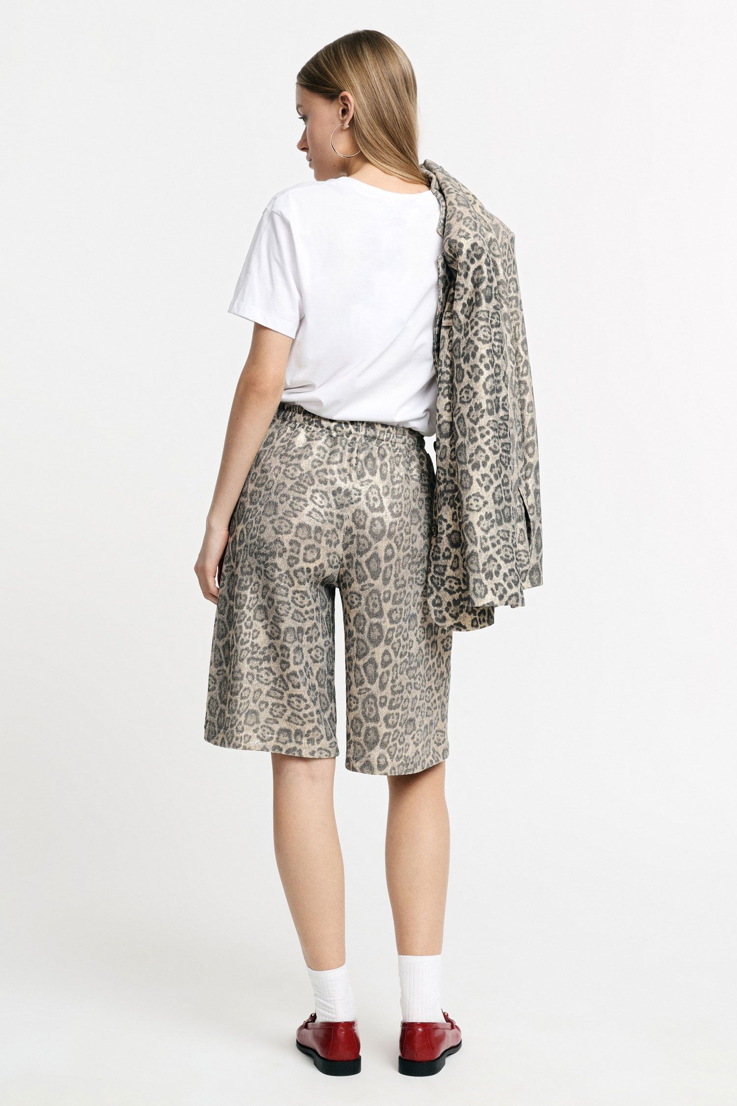 Bermuda with animal print