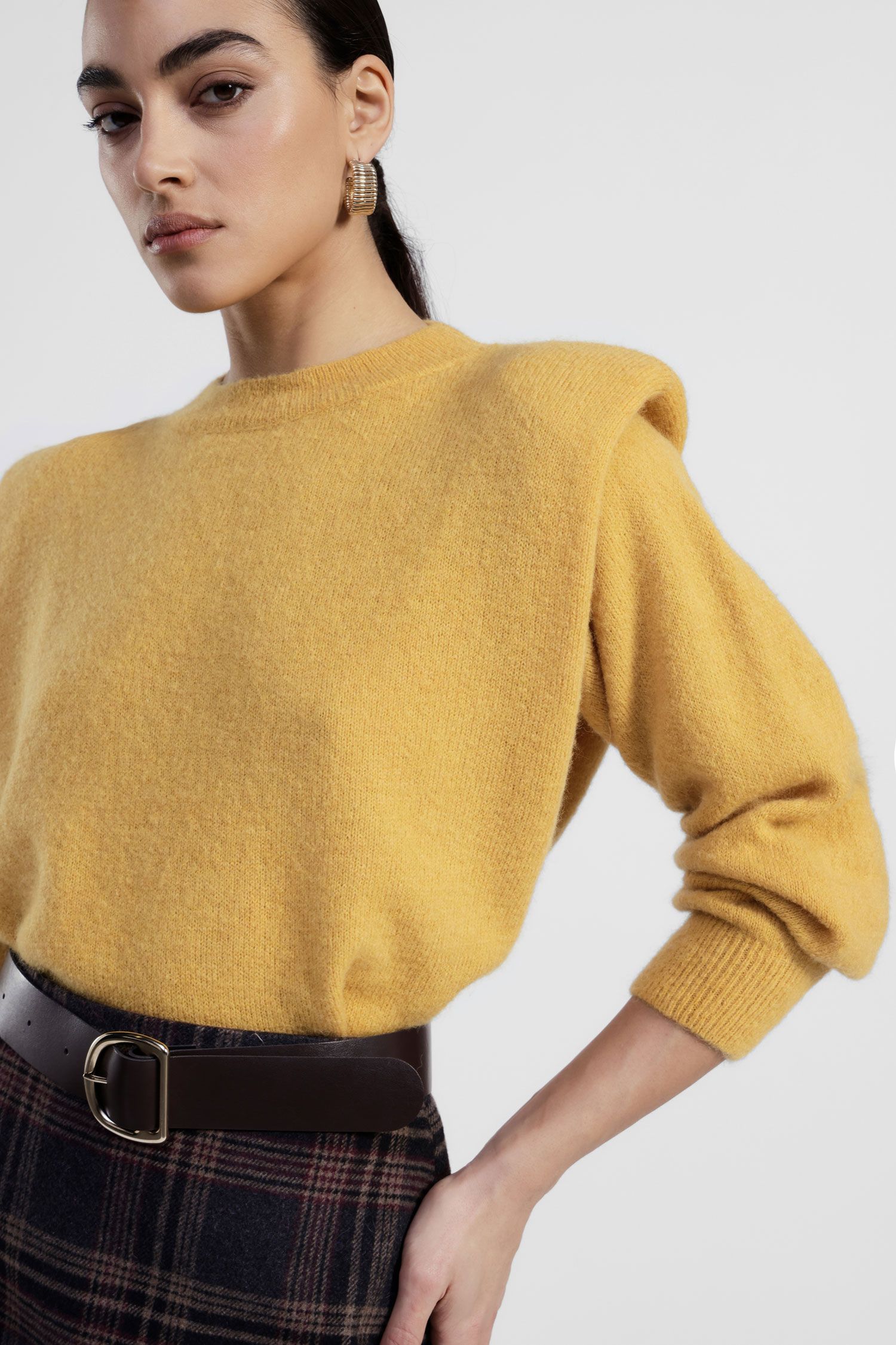 Sweater with round neckline