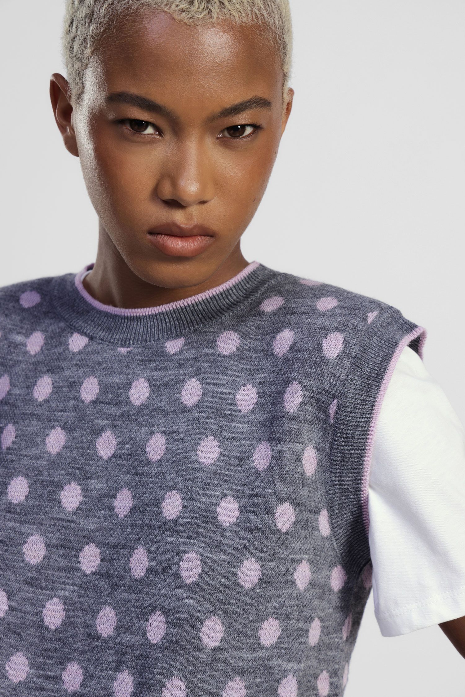 Polka dot sweater sleeveless