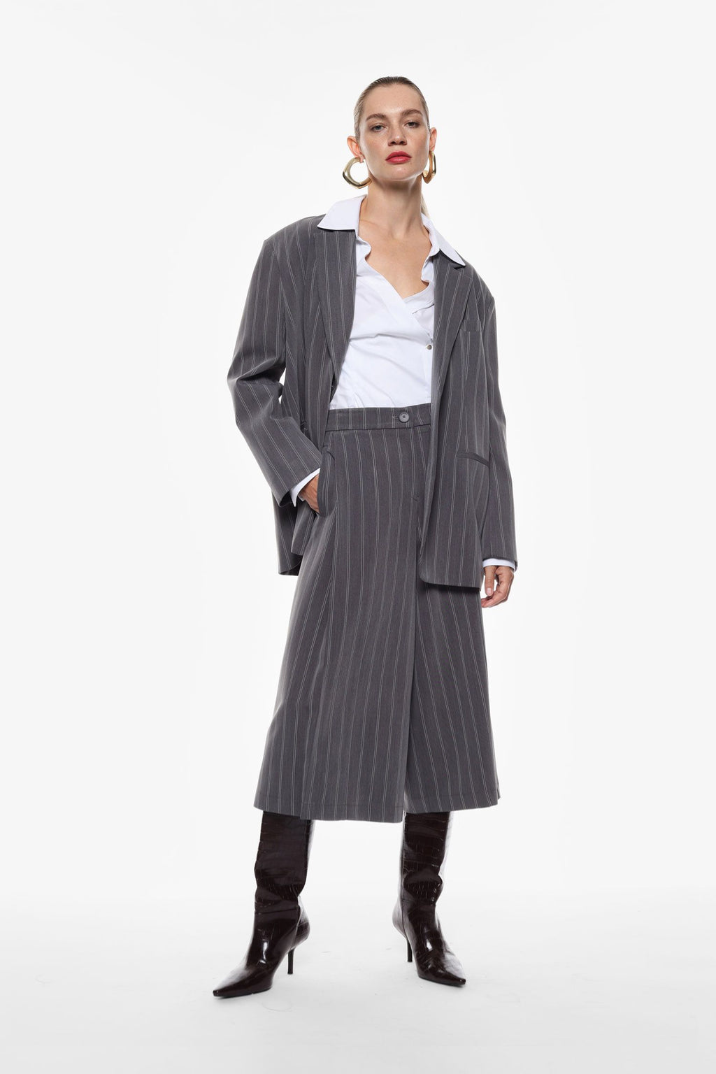 Elegant striped trousers