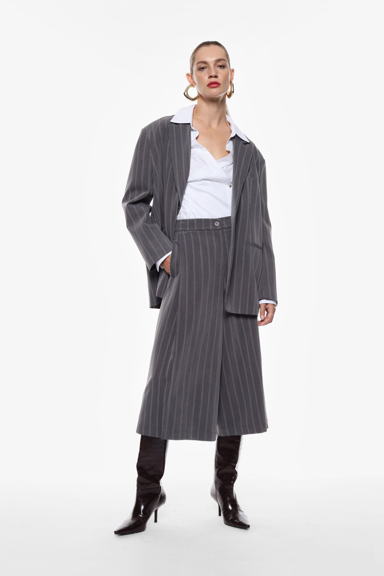 Elegant striped trousers