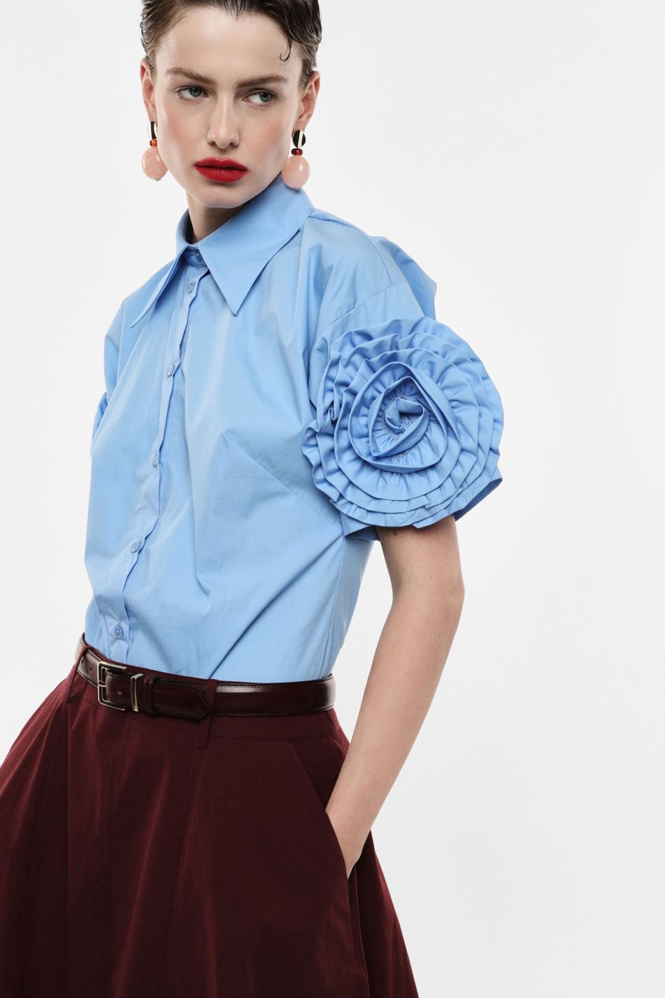 Shirt with short sleeves