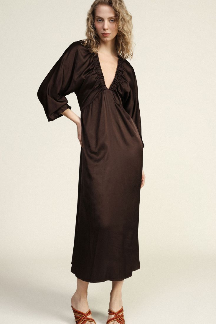 Midi dress with long sleeves