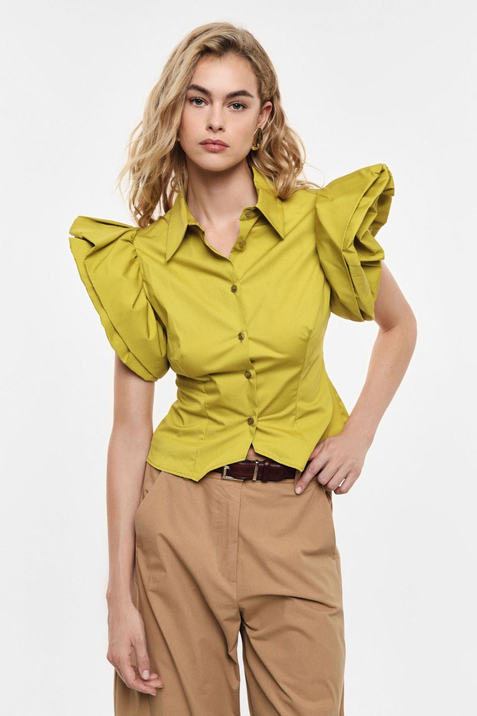 Shirt with ruched sleeves