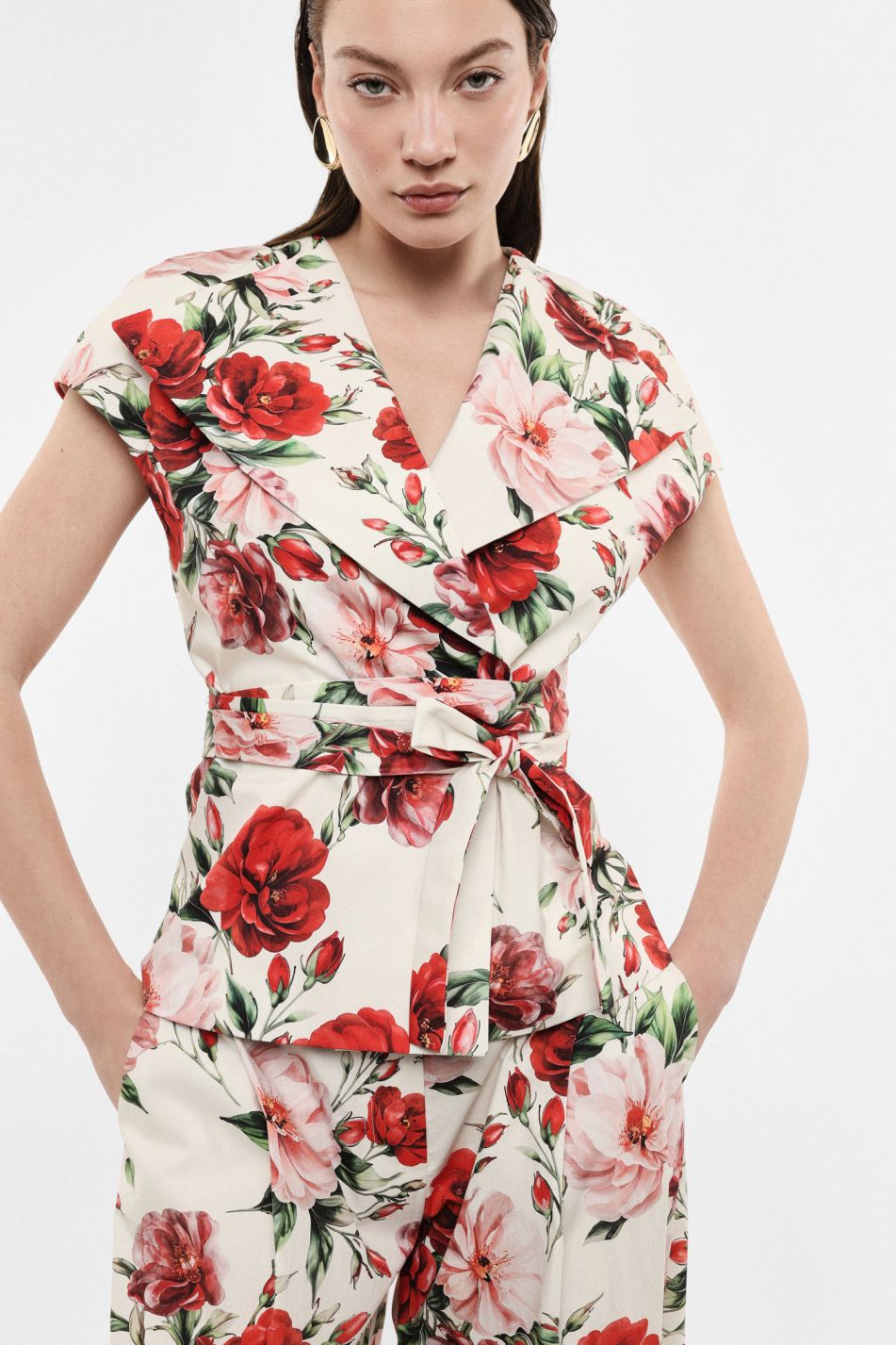 Vest with belt