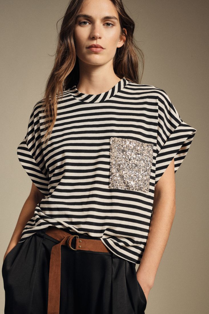Striped t-shirt with sparkling front pocket
