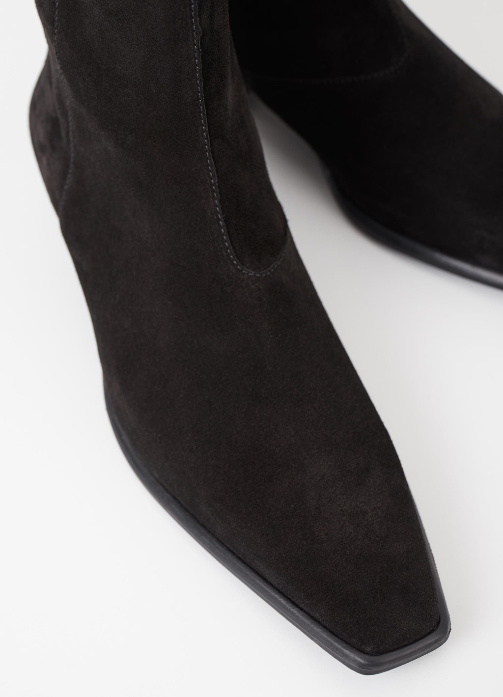 Nella suede