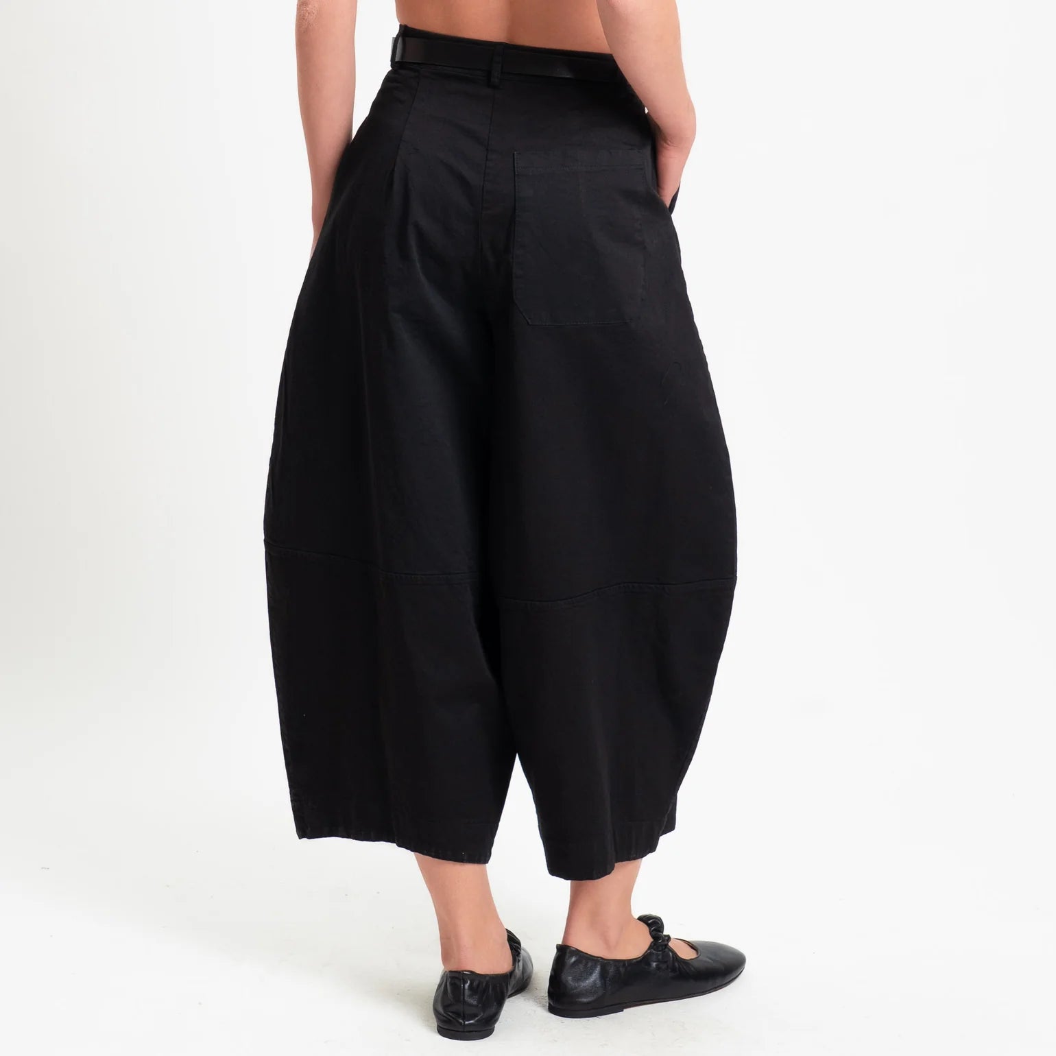 Wide-leg trousers
