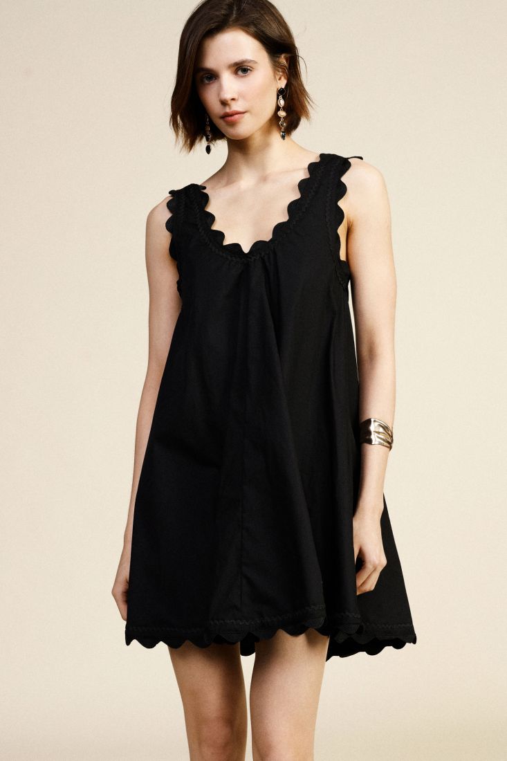 Short sleeveless dress