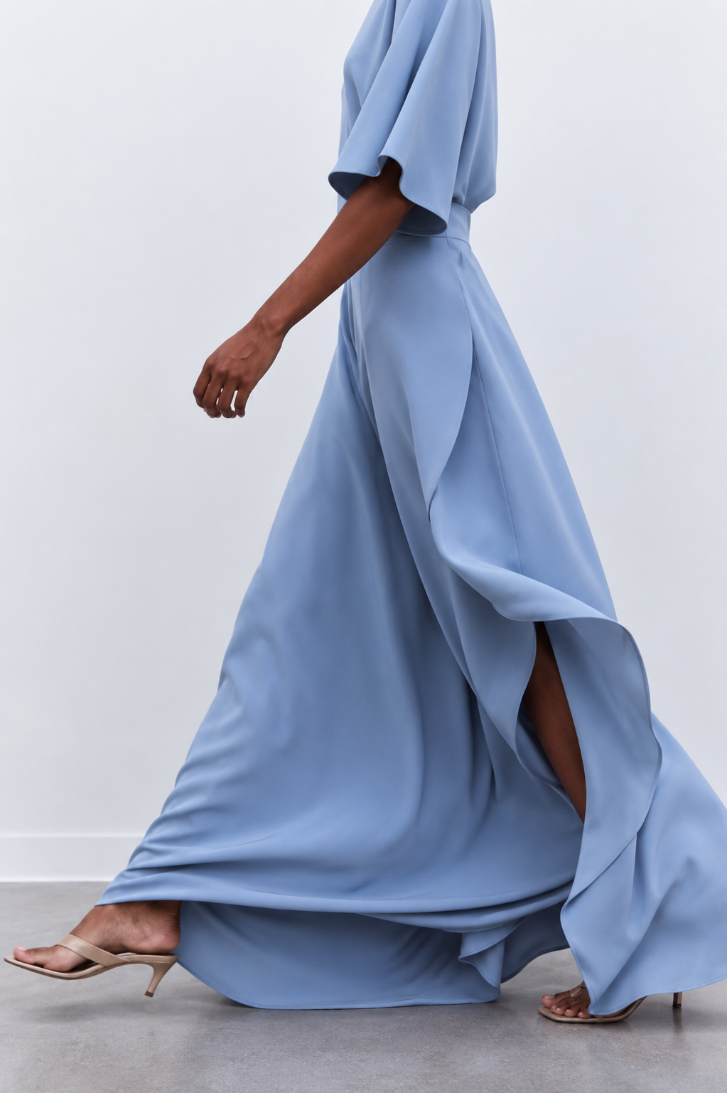 Maxi dress with side slit
